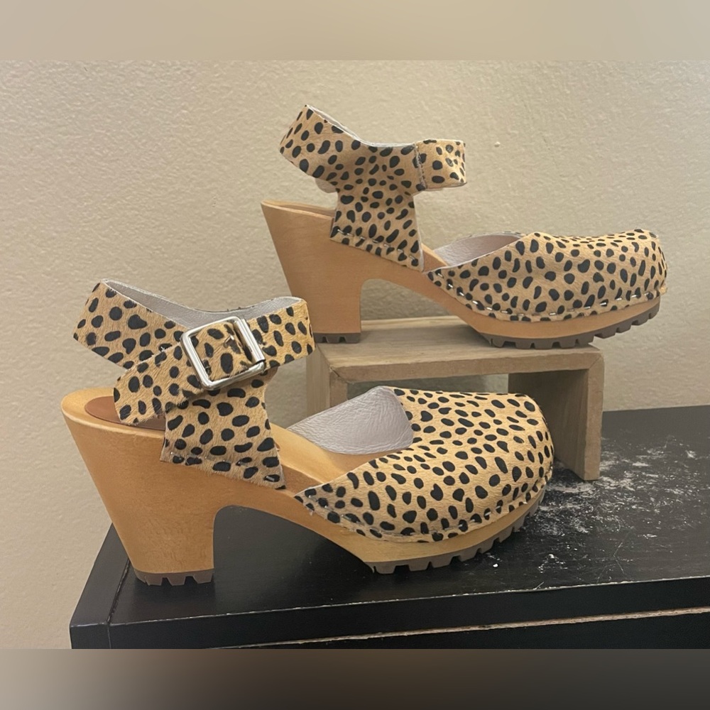 Jeffrey Campbell Kesey Wooden Heeled Clogs Leopard Calf Hair 7M Anthropologie